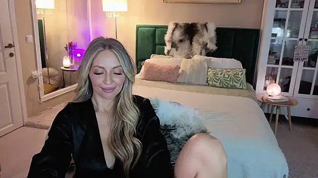 JoanneGG's cam snapshot