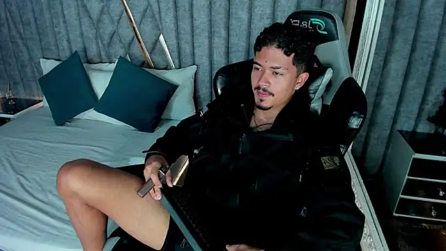 NicolaiKarav live sex cam