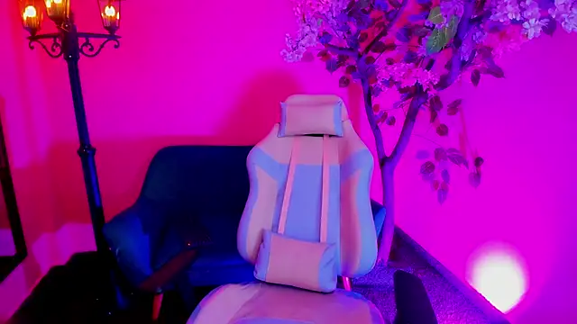 EmilyReddoll's cam snapshot