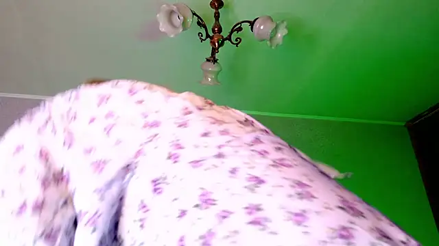 UrSexyMilf live sex cam