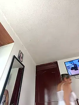 maynor_1998's cam snapshot