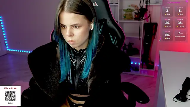 QueenAliceX's cam snapshot