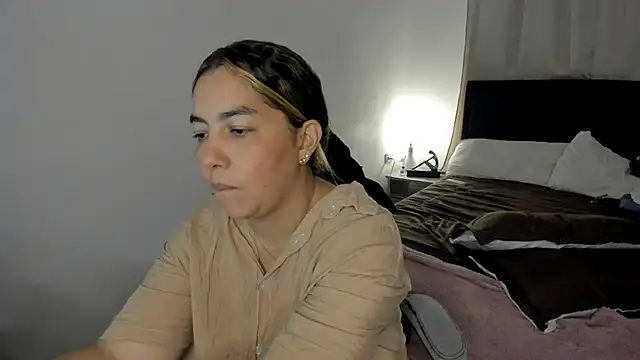 brithany_olson25's cam snapshot