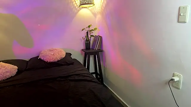 ArianaAlvarez_'s cam snapshot