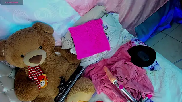 maddy02_02's cam snapshot