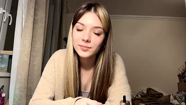 Kimi_Luckman's cam snapshot