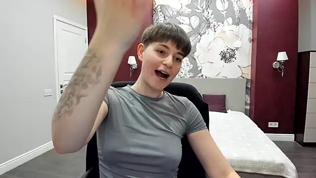 EmiliaYours live sex cam