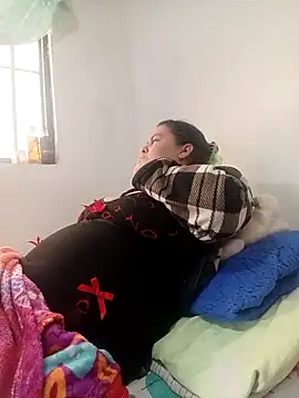 yaneth_'s cam snapshot