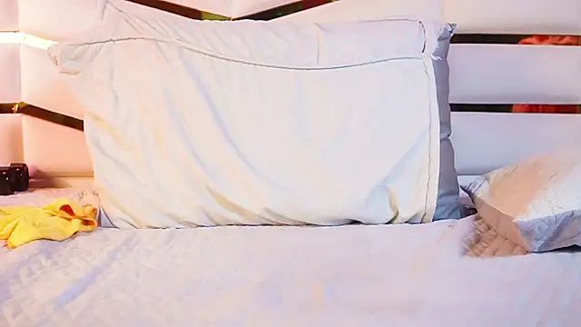 ambar_rosse25's cam snapshot