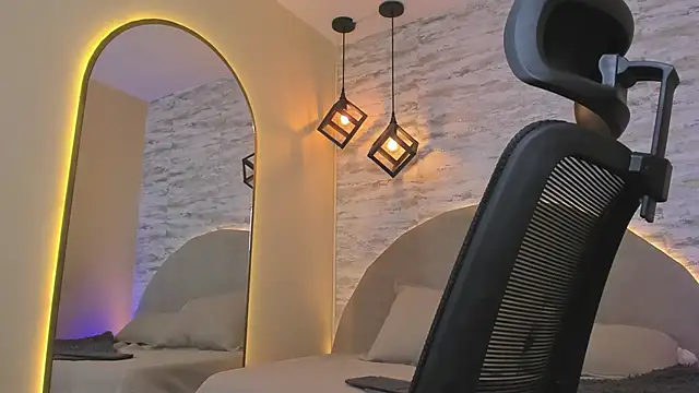 Aron_Bolt live sex cam