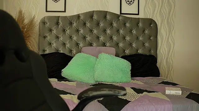 katt_eyes_'s cam snapshot