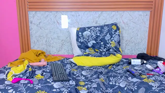 matureahomegirl's cam snapshot