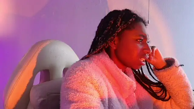 Queen_perla_'s cam snapshot