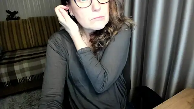 lauraoven's cam snapshot