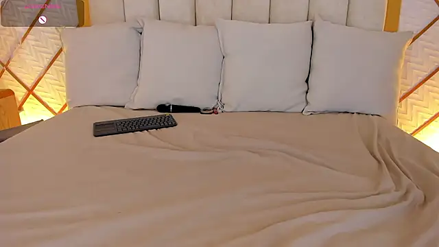 cocoamore's cam snapshot