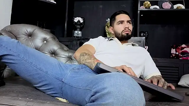 matteosantos live sex cam