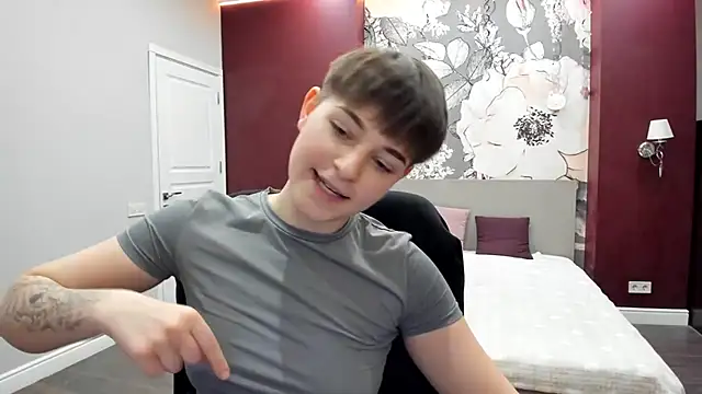 EmiliaYours live sex cam