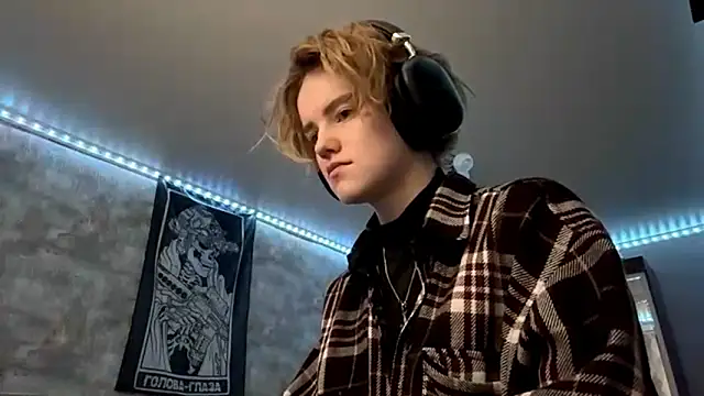 CutieGoga's cam snapshot