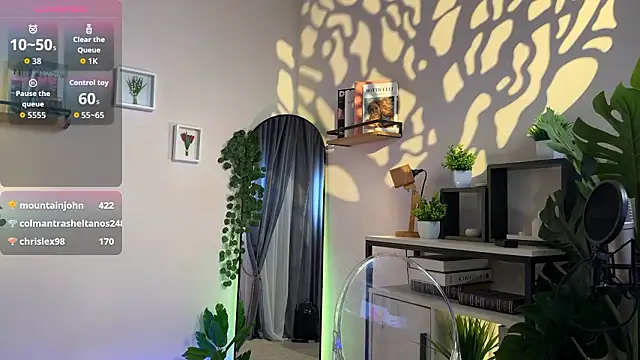 Julie_Rhodes's cam snapshot