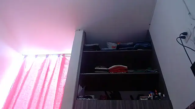 nicolle_milf1978's cam snapshot