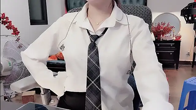 Caryln-Bun live sex cam