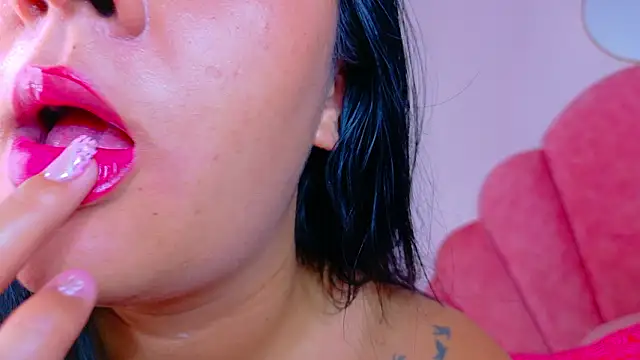 ChloeeMiller__'s cam snapshot