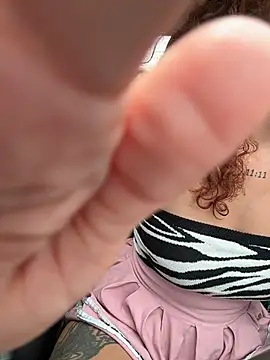 roxyrougee's cam snapshot