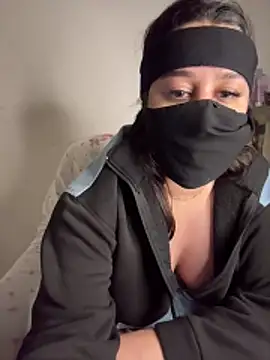 Rozzaa's cam snapshot