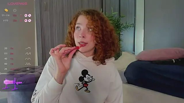 HelenaCole-'s cam snapshot