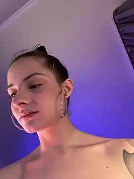 bigJuicyPussy live sex cam