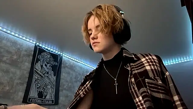 CutieGoga's cam snapshot