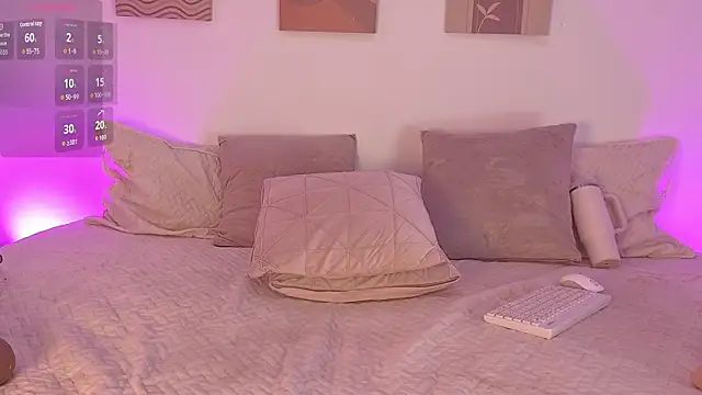 Mia_Heartt live sex cam