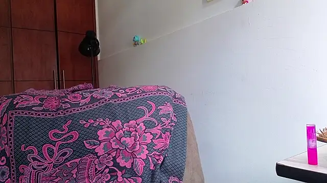 NEXT_DOOR_GIRL_'s cam snapshot