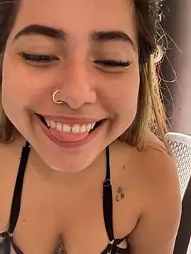 Luna_traviesa_xxx's cam snapshot