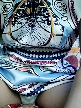 QueenSoreal live sex cam