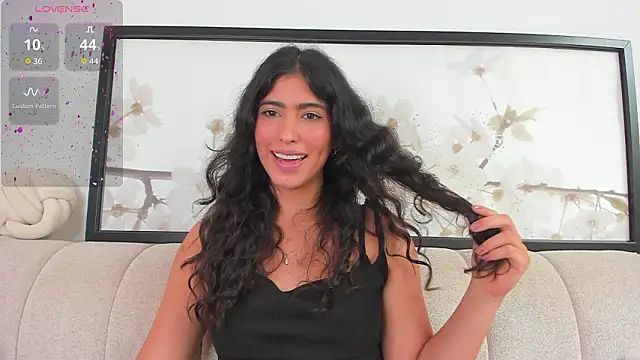 Gaby_zahir_'s cam snapshot