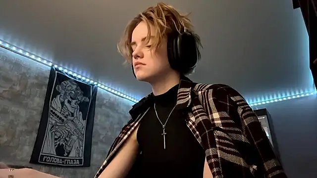 CutieGoga's cam snapshot