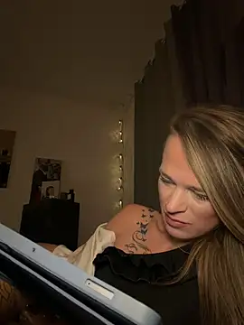 vinique99's cam snapshot