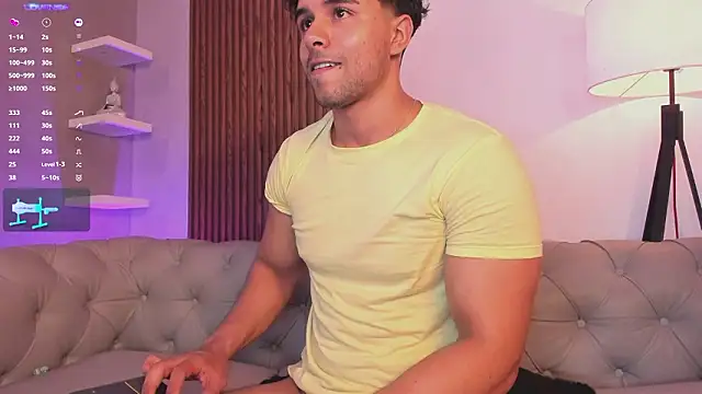 liam_collins21's cam snapshot