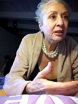 divinaerotica's cam snapshot