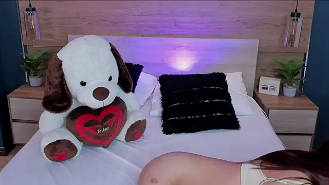 SusanAdams1's cam snapshot