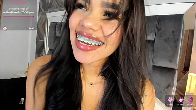 NaylaGrey's cam snapshot