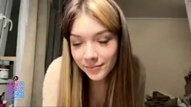 Kimi_Luckman's cam snapshot