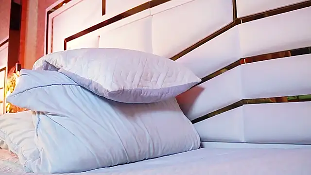 ambar_rosse25's cam snapshot