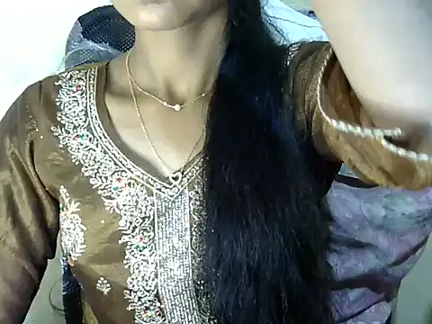 Khushi_v's cam snapshot