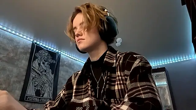 CutieGoga's cam snapshot