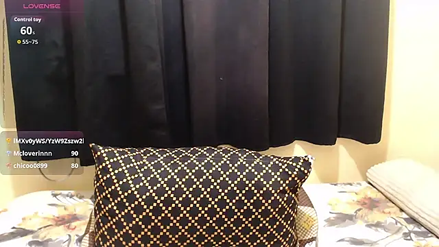 x_brittany_x's cam snapshot