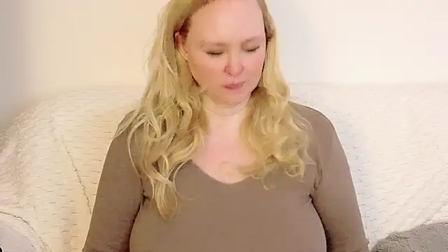 Sarah4you live sex cam