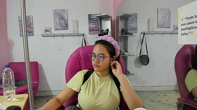 CAMILA--REY's cam snapshot