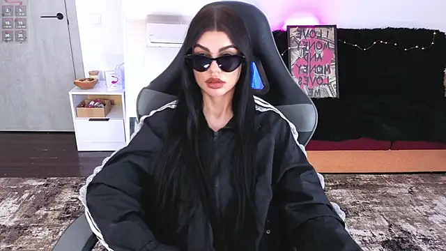 Tiffany_lab's cam snapshot